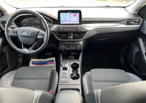 Ford Focus cena 72447 przebieg: 184000, rok produkcji 2019 z Gniezno małe 172